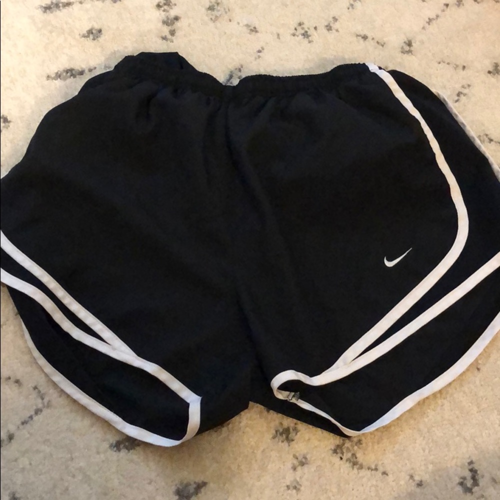 Black Nike shorts